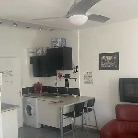 Le Suffren studio meublé Toulon Extérieur photo