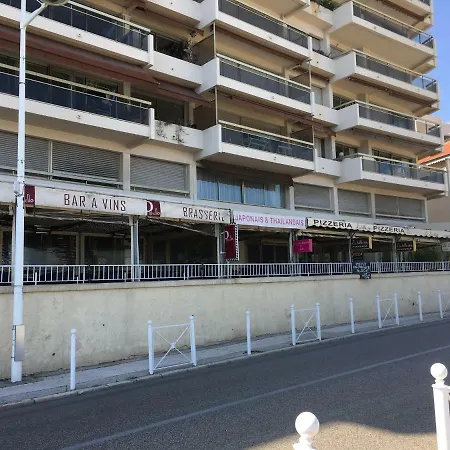 Le Suffren studio meublé Toulon Extérieur photo