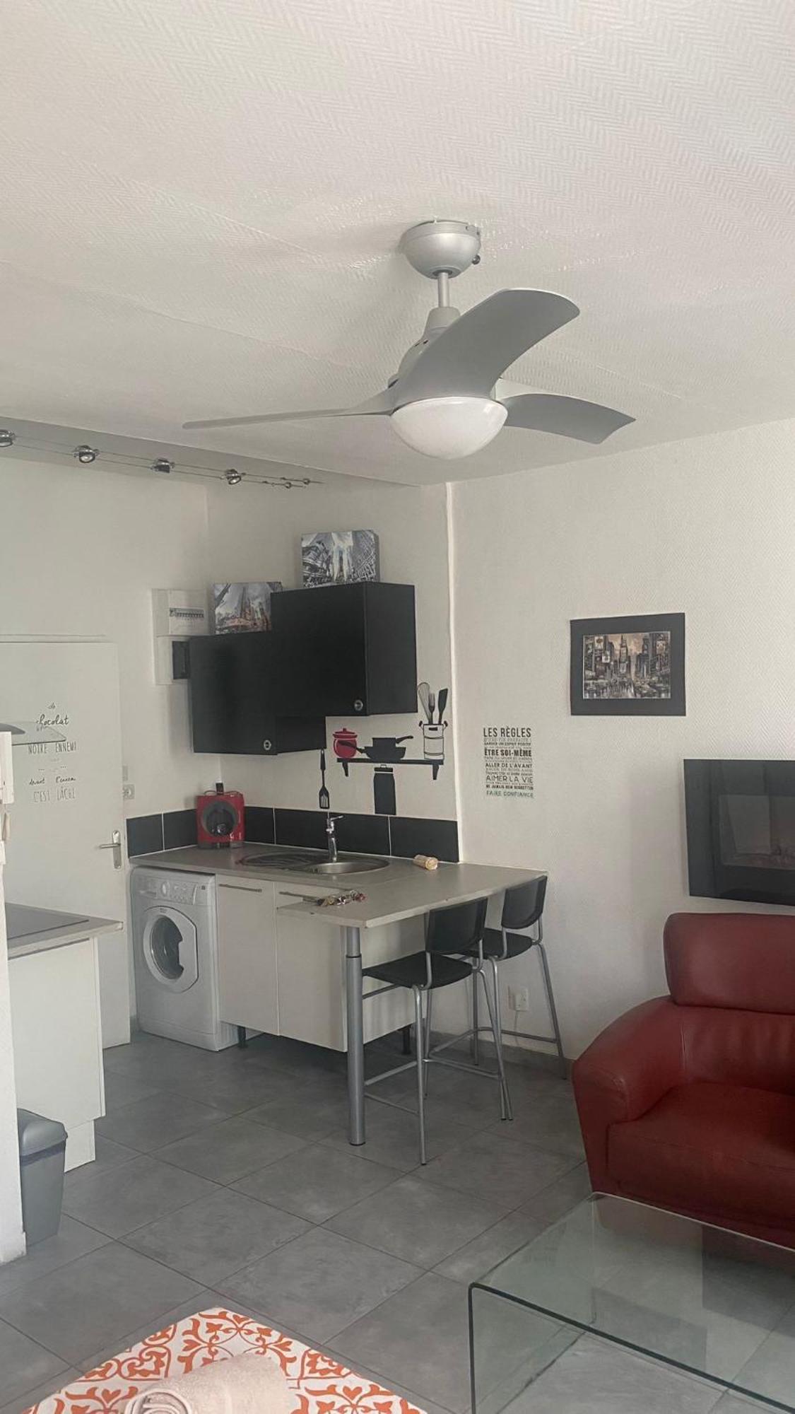 Le Suffren, Ventile ,wifi, A 100 M De La Apartment