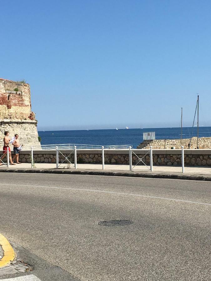 Apartment Le Suffren, Ventile ,wifi, A 100 M De La Toulon